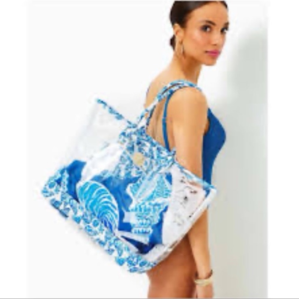 Lilly Pulitzer Shell Collector
Clear Resort White BEACH Tote &
Pouch Set